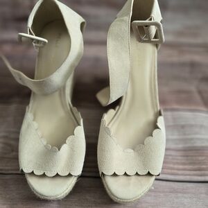 Pelle Moda Cream Scalloped Sandals